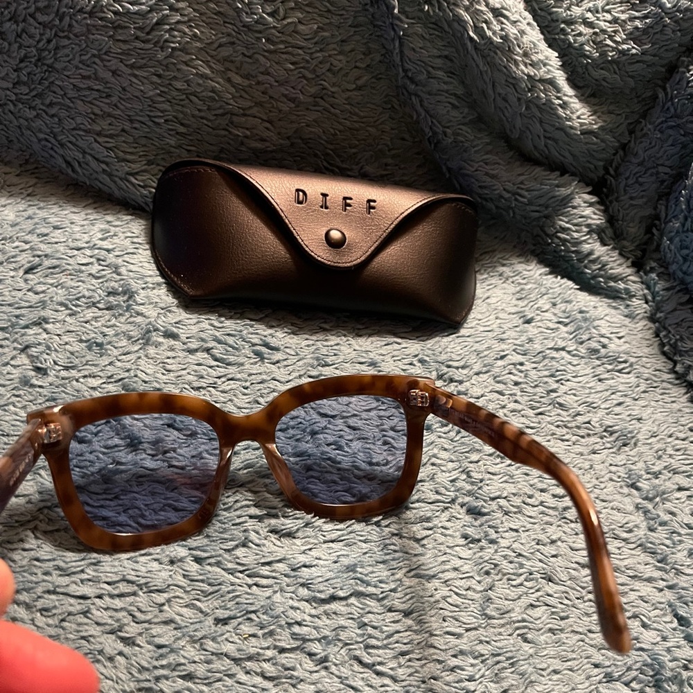Diff Sunglasses - image 3